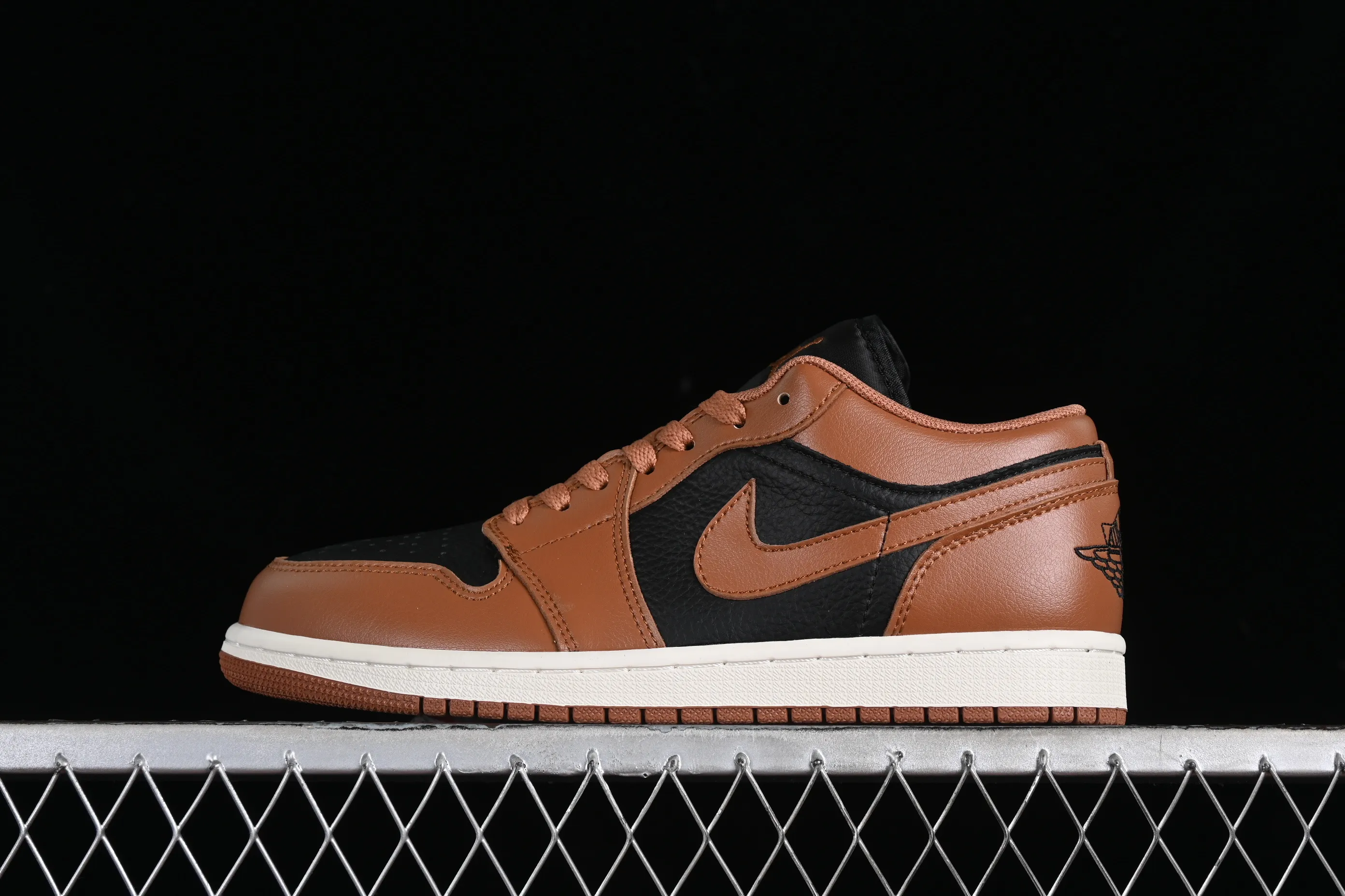 All categories Air Jordan Jordan series basketball shoes Air Jordan 1 Low Z version Air Jordan 1 Low AJ1 Joe 1 black mocha low-top cultural casual sneakers DC0774-021